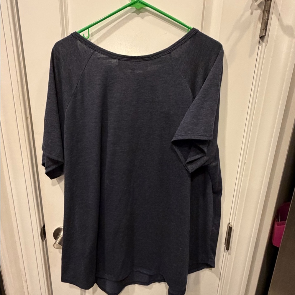 Hiatus Women’s Plus 3X, Navy Blue, Short Sleeve Tee, V-neck, “Adventure Awaits” - Picture 4 of 5